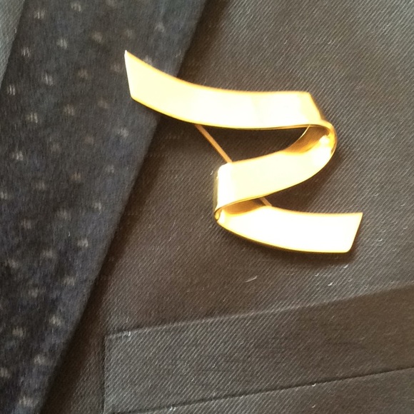 Monet gold brooch - Picture 4 of 5